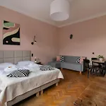 Warszawska Street Апартаменты Краков